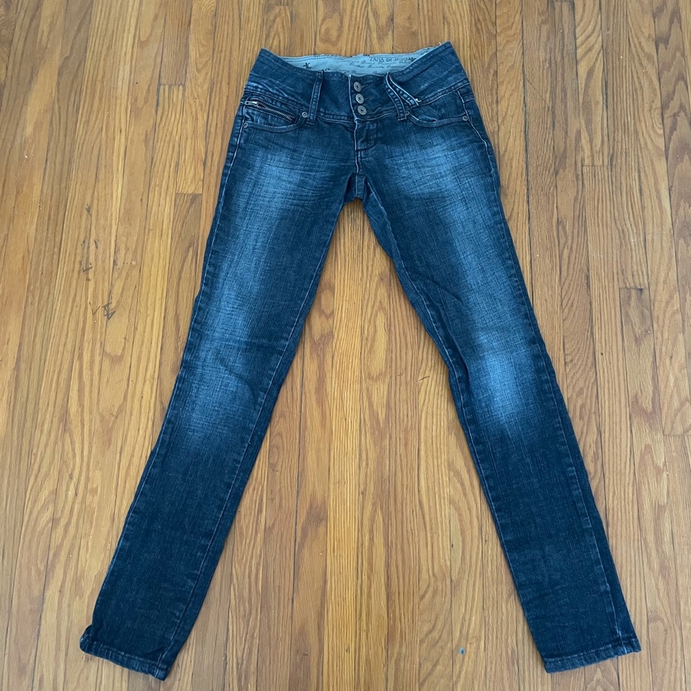Dana Di Jeans - Size 5.